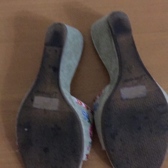 Slippers - Picture 4 of 4